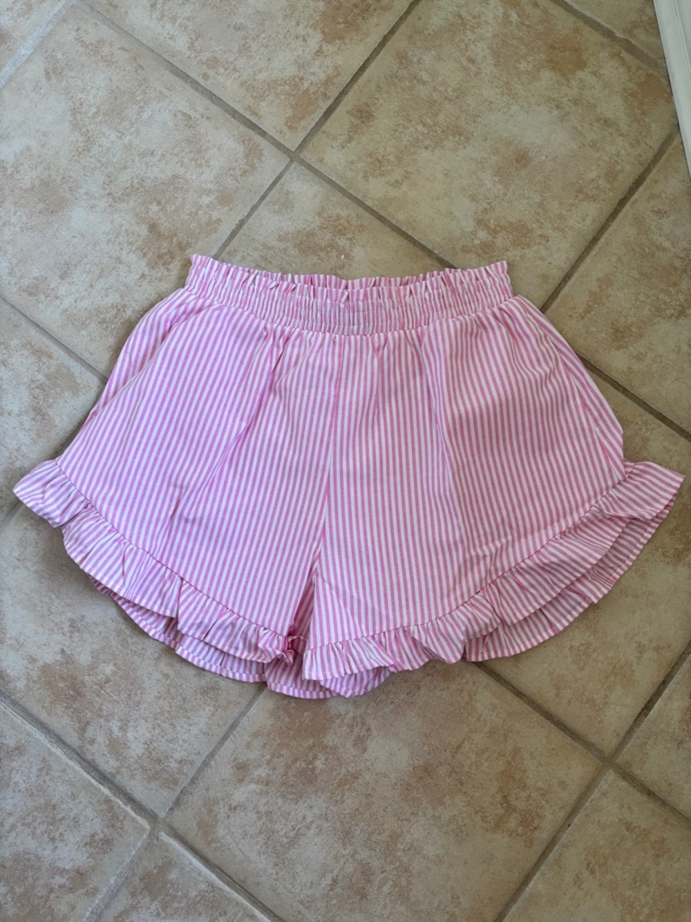 NWT Fantastic Fawn Pink Striped Ruffle Hem Women’s Shorts